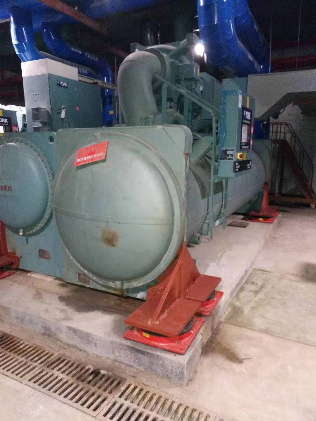 制冷機組安裝氣囊減震器